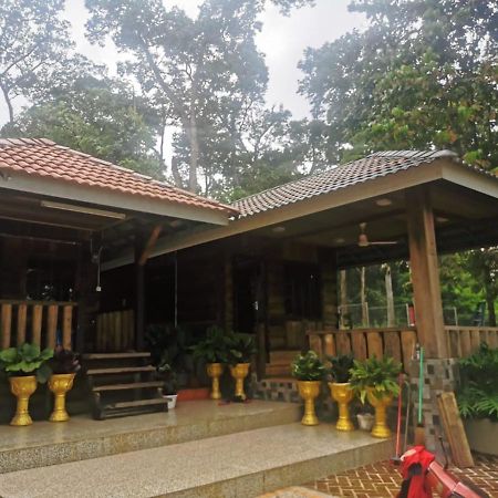 Homestay Dusun Ana Balun Slim River Eksteriør billede