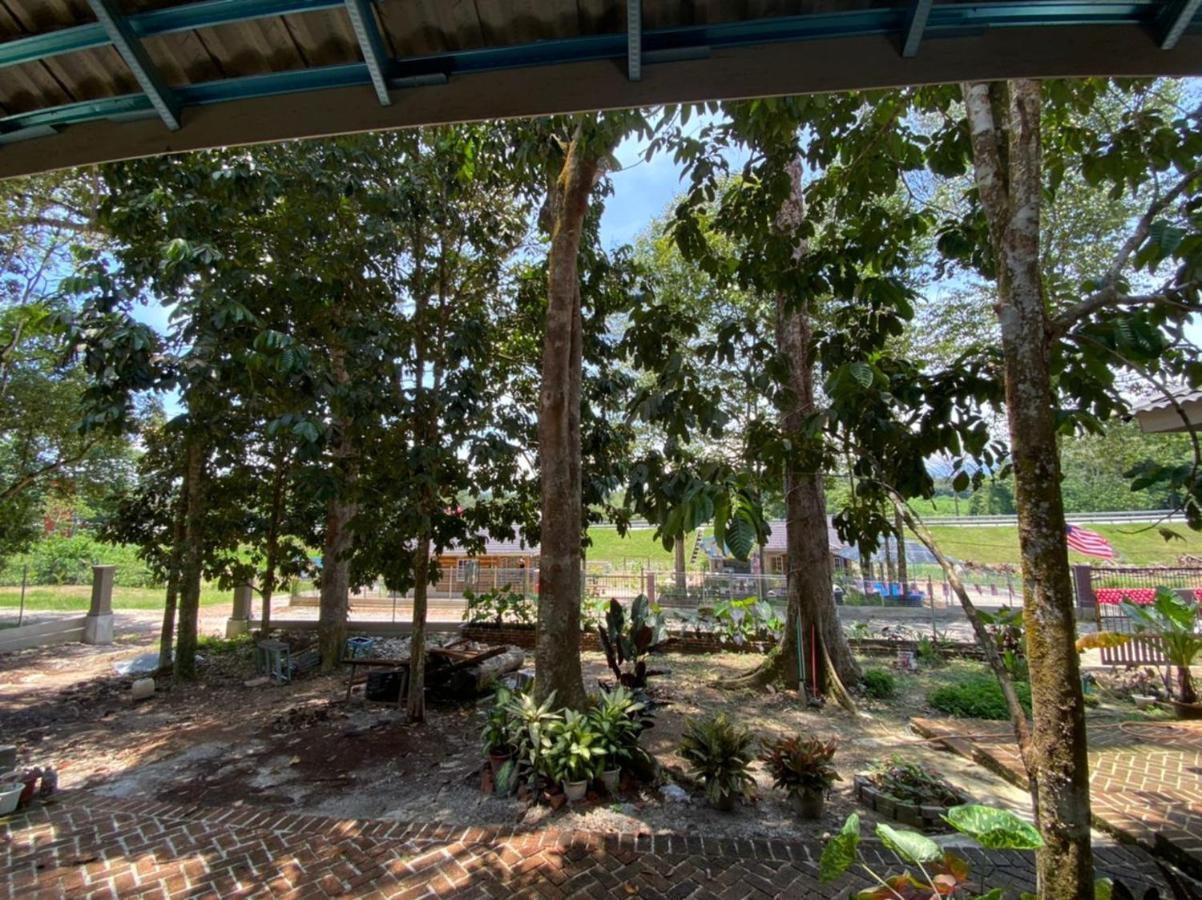 Homestay Dusun Ana Balun Slim River Eksteriør billede